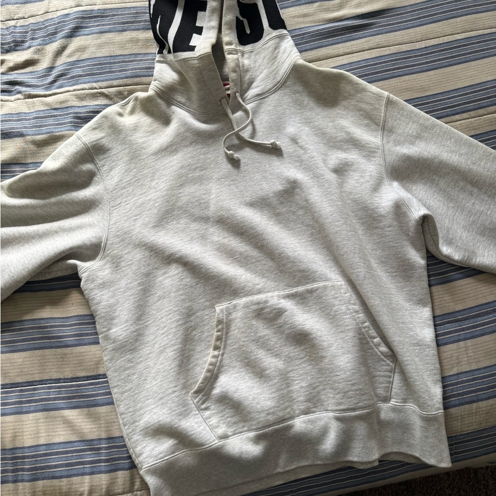Supreme hoodie